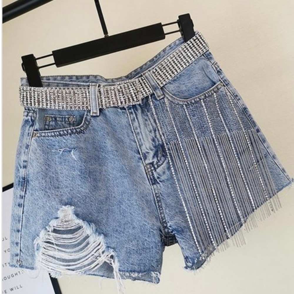 One side rhinestone chain denim shorts